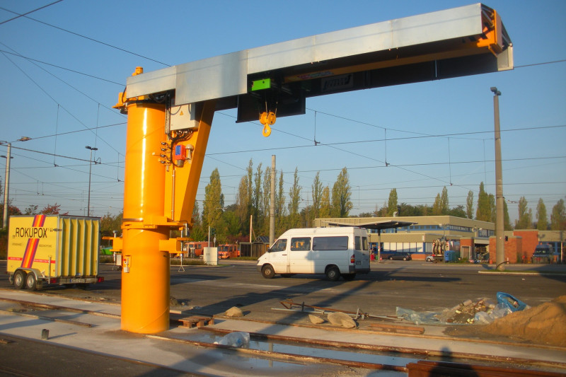 Säulendrehkran für Straßenbahnhof, Betrieb im Freien